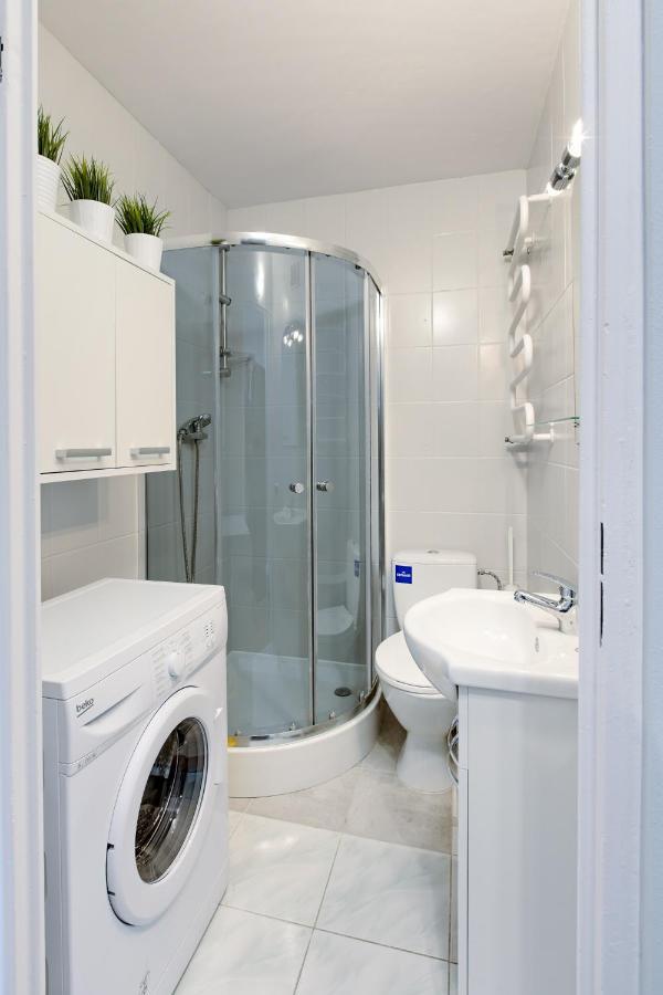 Krzywon 8 Rooms 华沙 外观 照片